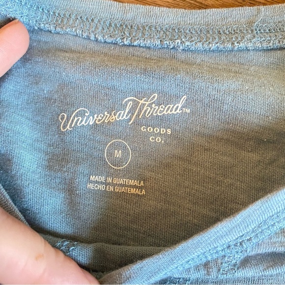 Universal Thread & a new day bubble long Sleeve Tees size medium NWT - Picture 2 of 3